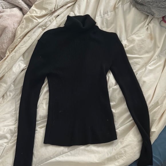 🚫SOLD🚫 Abercrombie Ribbed Turtleneck - Picture 1 of 2